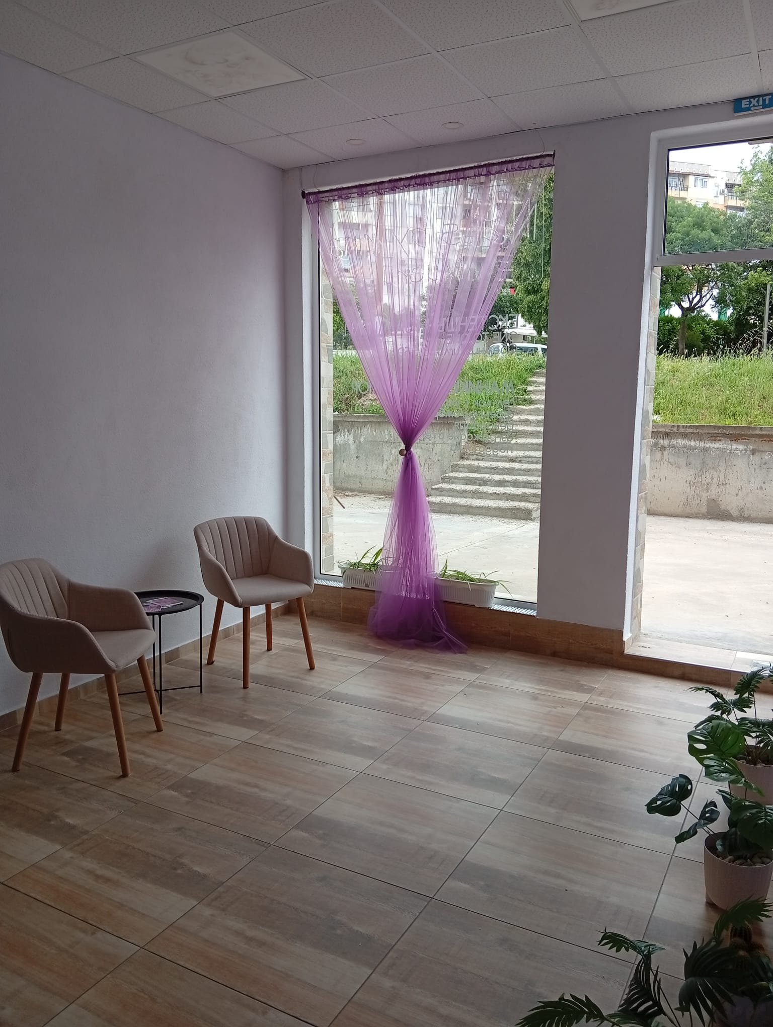 Cozy lavender interior of Nails by Irina salon
